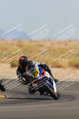 media/Oct-08-2022-SoCal Trackdays (Sat) [[1fc3beec89]]/Turn 16 (125pm)/